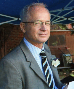 Dr Ashley M Croft