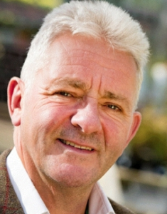 Mr Simon Quinton Smith