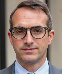 Dr Gavin Tunnard